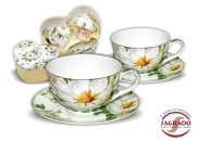 Komplet 2 filiżanek ze spodkiem w sercu - biały kwiat